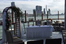 Eau Lounge